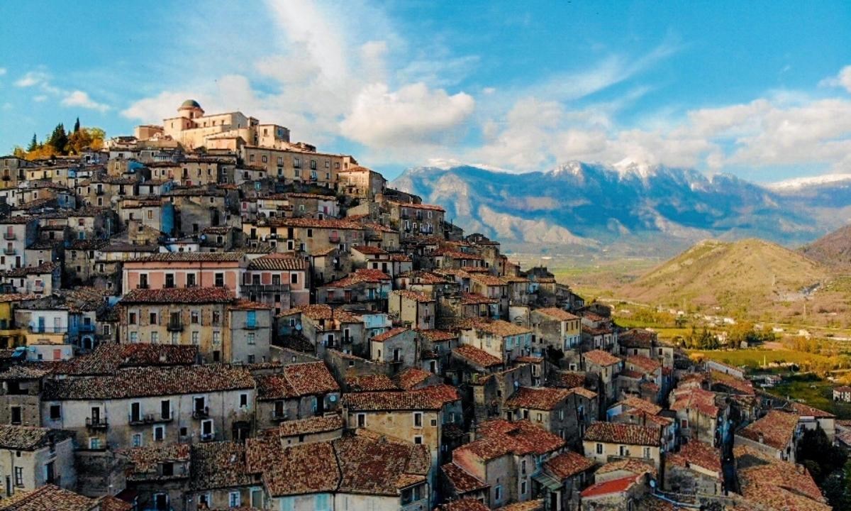 Il borgo di Morano Calabro (Guide in Calabria)