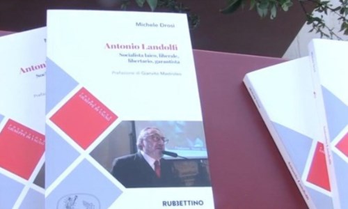Il volumeIl Comune di Soverato ospiterà la presentazione del libro di Michele Drosi su Antonio Landolfi