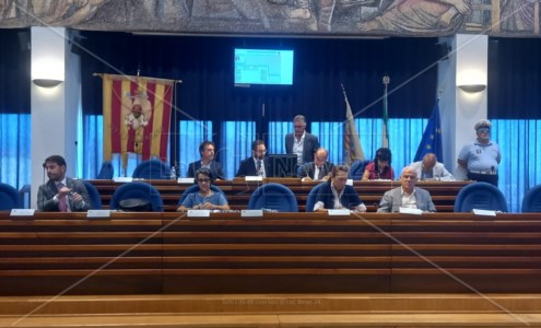 La guerra delle universita’Facoltà medicina a Cosenza, Consiglio comunale di Catanzaro in seduta aperta