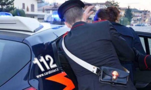 Folle gestoTenta di strangolare con una corda un anziano nel Crotonese: arrestato 44enne