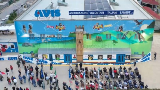 Solidarieta’Avis regionale e provinciale inaugurano a Catanzaro un murale sulla casa del donatore