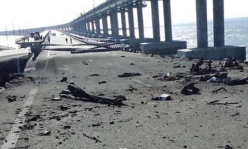 Il ponte crollato in Crimea