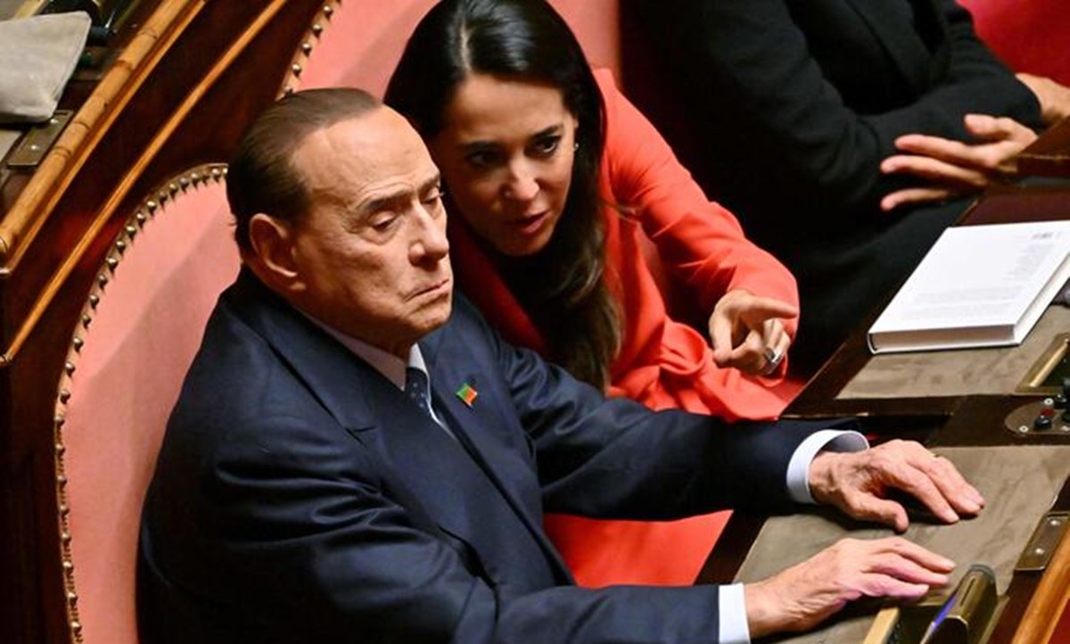 Silvio Berlusconi e Licia Ronzulli in Senato - Foto Ansa