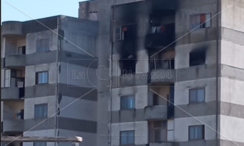 Il vecchio appartamento dei Corasoniti distrutto dall’incendio