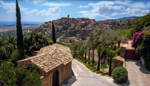 Turismo CalabriaDal rischio abbandono alla rinascita: Badolato entra nella rete dei borghi più belli d’Italia