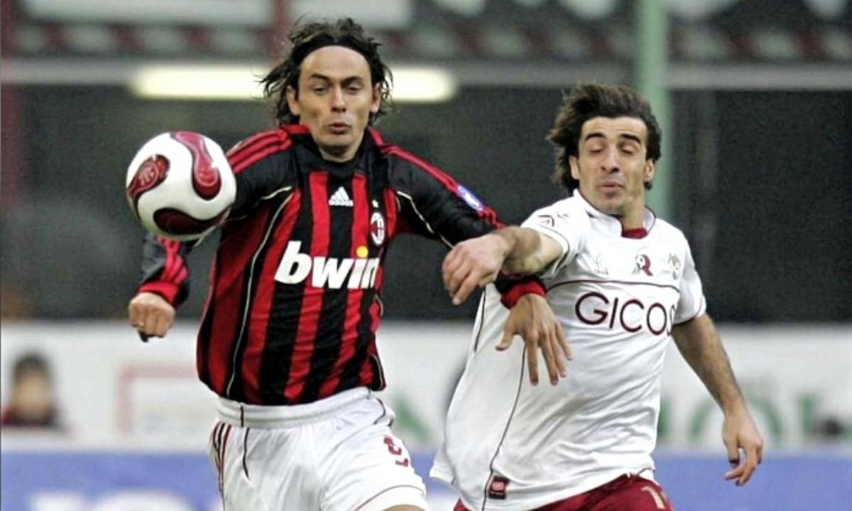 Inzaghi (a sinistra) contrastato da Tedesco durante Milan-Reggina 2006-2007 (Ansa)