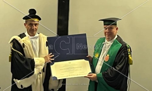 Il conferimentoUniversità di Reggio, il principe Alberto di Monaco “si laurea” alla Mediterranea: «Per me è un onore»
