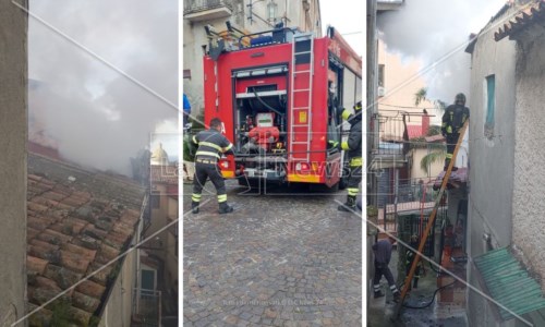 L’incendio nel centro storico di Nocera