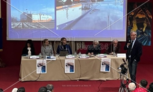 Immaginare il futuroArea di Gioia Tauro, l’Autorità portuale la spiega nelle scuole a Rosarno grazie al concorso dei Rotary