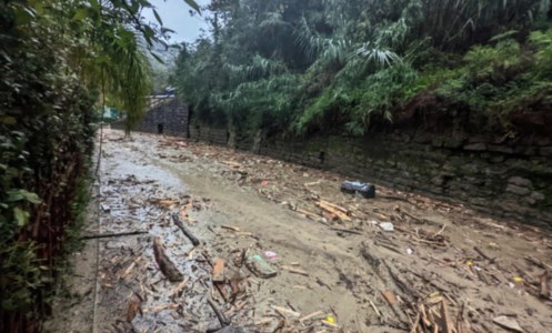 MaltempoIsola d’Ischia, a Casamicciola un fiume di fango travolge le abitazioni: diversi dispersi tra cui un neonato