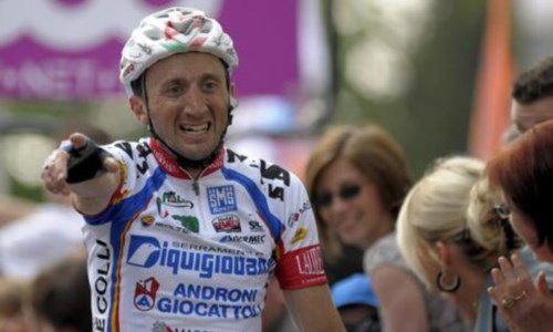La tragediaLutto nel mondo del ciclismo, Davide Rebellin morto in bici dopo essere stato travolto da un camion