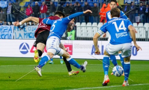 Serie BLa Reggina batte 2-0 il Brescia: Fabbian e Ménez segnano, poi Inzaghi gestisce