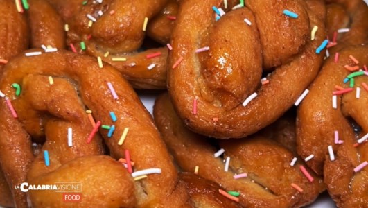Gli “scaliddri”, ecco la ricetta dei dolci tipici della tradizione calabrese