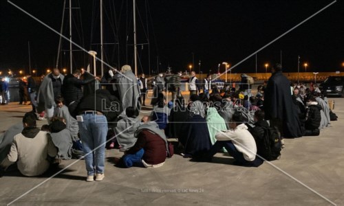 La trattaMigranti, riprendono gli sbarchi nella Locride: 105 persone arrivate a Roccella