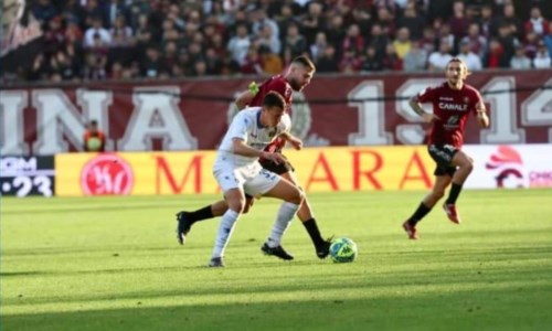 Serie BUn grande Frosinone domina e vince al Granillo, la Reggina china il capo: amaranto ko 0-3