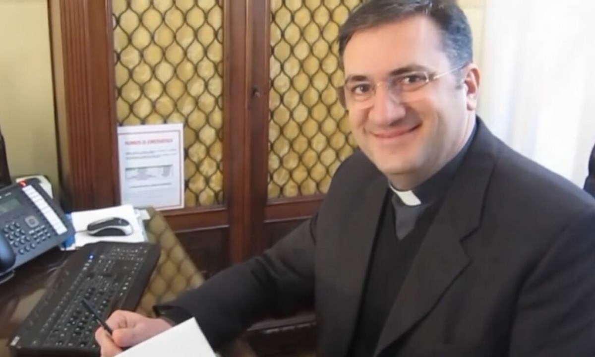 Monsignor Stefano Rega è il nuovo vescovo: prende il posto di Leonardo  Bonanno