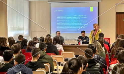 L’incontro formativoLe scuole della Locride impegnate con le associazioni del territorio per la sicurezza sul web