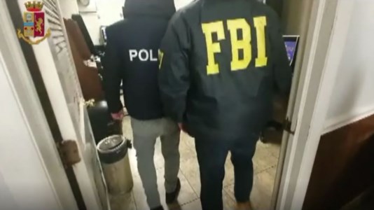 ’NdranghetaLe estorsioni a Manhattan, le armi e il traffico di droga: 18 arresti sull’asse Rocca di Neto-Usa
