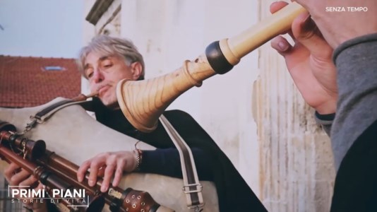 Primi pianiIl suono magico delle zampogne, la tradizione centenaria tramandata di padre in figlio