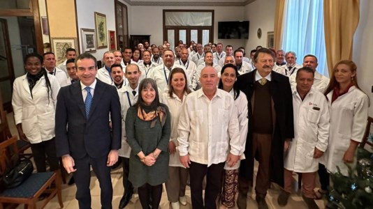 L’incontroMedici cubani, Occhiuto: «Modificate le condizioni con L’Avana, avranno lo stesso stipendio dei dottori italiani»