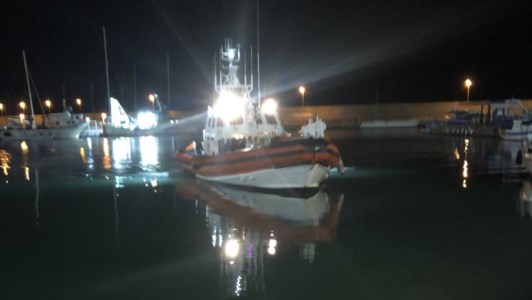 Emergenza senza fineMigranti, primo sbarco del 2023 nella Locride: a Roccella arrivati 90 profughi nella notte