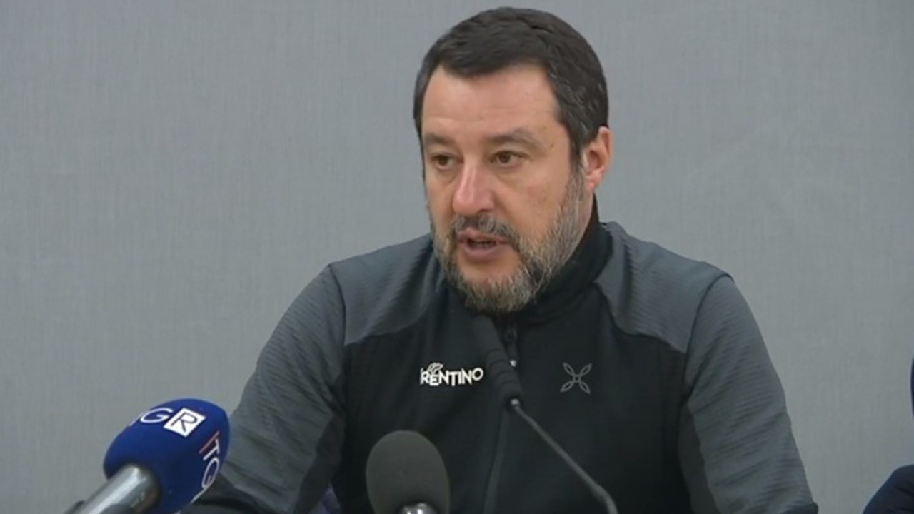 Salvini in conferenza stampa in Trentino - foto Ansa