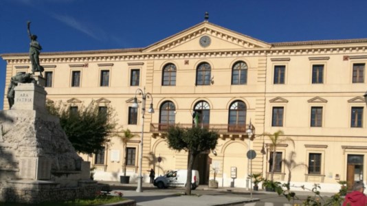 Enti localiLocri, sciolto il Consiglio comunale: il presidente Mattarella firma il decreto dopo la decadenza del sindaco