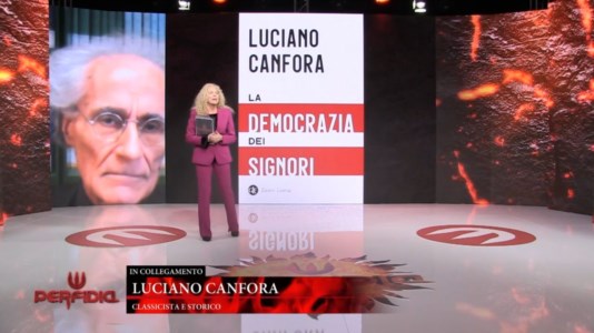 Luciano Canfora e Antonella Grippo durante l’ultima puntata di Perfidia
