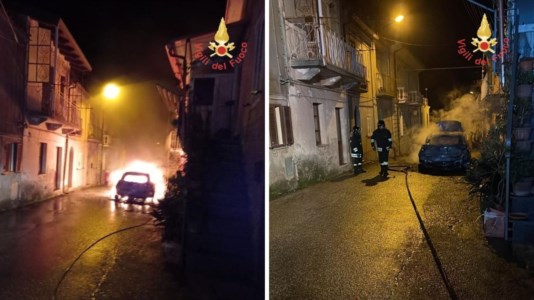 Paura nella notteIncendio a Cortale, in fiamme un‘auto nel centro storico: nessuna ipotesi esclusa sull’origine del rogo