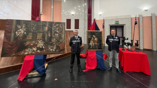 Operazione AntiquesCommercianti calabresi coinvolti nel mercato d’arte: a Reggio Calabria le statue e i dipinti trafugati