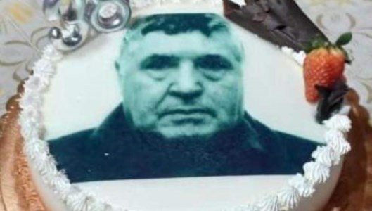 La torta con l’immagine di Totò Riina