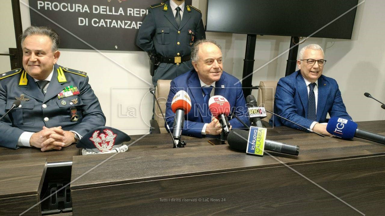 La conferenza stampa a Catanzaro