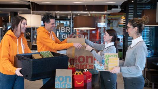 Sa di buonoUn panino farcito di solidarietà: McDonald distribuirà in Calabria pasti caldi ogni settimana ai bisognosi