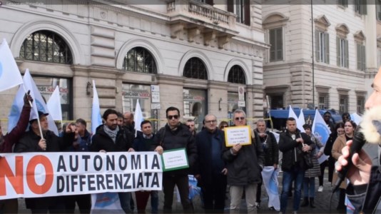 La manifestazioneItalia del Meridione scende in piazza a Roma per dire No all’Autonomia differenziata