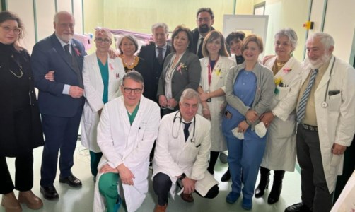 Lotta ai tumoriAl Policlinico di Catanzaro inaugurato un nuovo mammografo, il commissario La Regina: «Lavoriamo sul fronte della prevenzione»