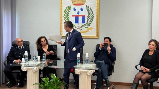 Carenza di personaleCarceri in Calabria, il sottosegretario Delmastro a Corigliano-Rossano assicura nuove assunzioni ma avverte: «La coperta è corta»