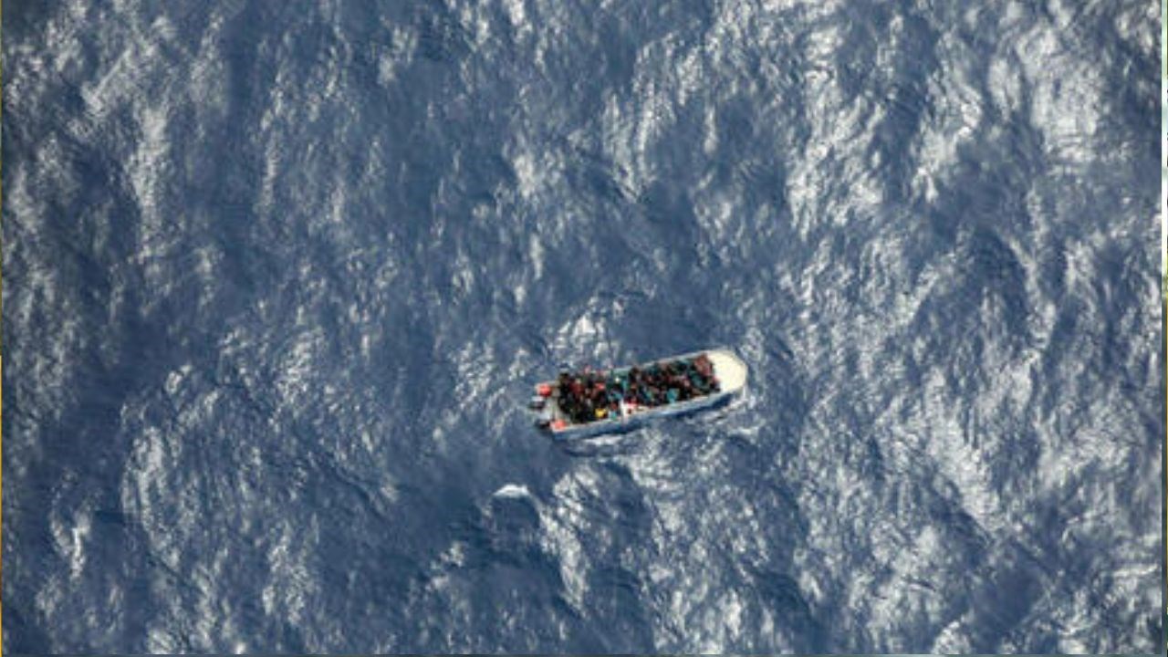 Barcone in difficoltà nel Mediterraneo
