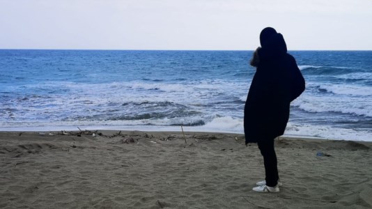 Zahara sulla spiaggia di Cutro