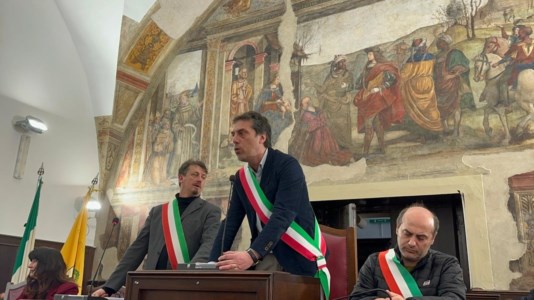 Il fronte dei NoAutonomia differenziata, il sindaco di Catanzaro a Napoli: «Progetto arrogante che toglie fondi ai più deboli»