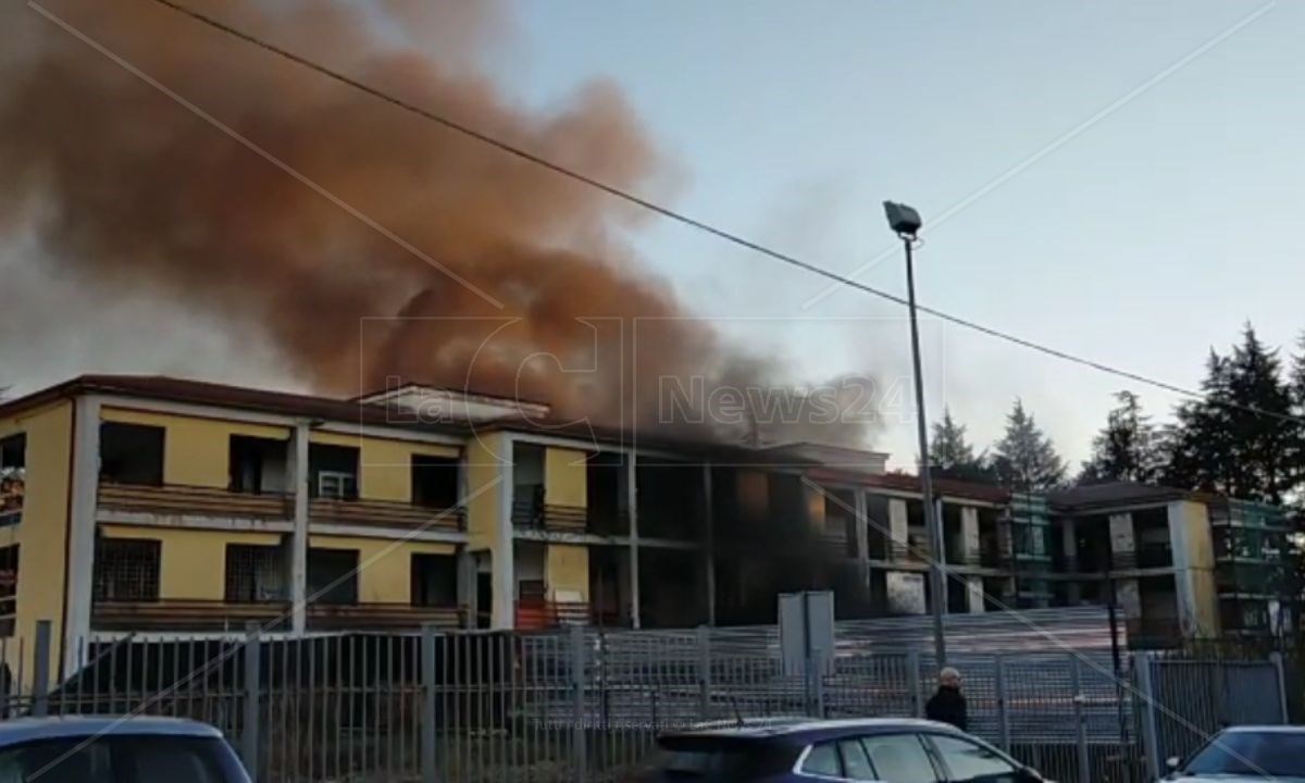 L’incendio alla scuola Murmura