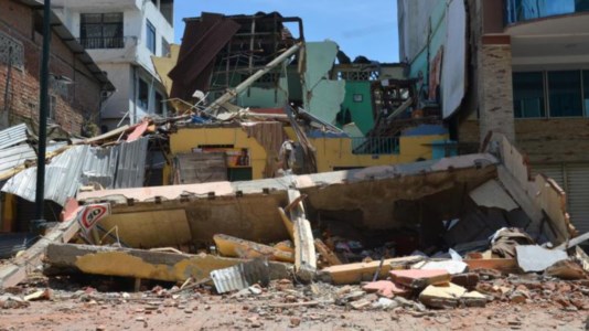 Il sismaTerremoto in Ecuador e Perù, scossa di magnitudo 6.8: almeno 15 morti