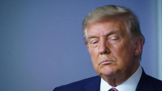 Stelle e strisceStati Uniti, l’ex presidente Trump annuncia che presto sarà arrestato e incita: «Riprendiamoci il Paese»