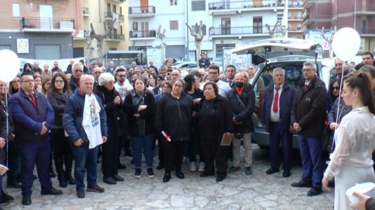 L’ultimo salutoCorigliano Rossano, celebrati i funerali del 29enne morto in pronto soccorso: famiglia e amici chiedono giustizia