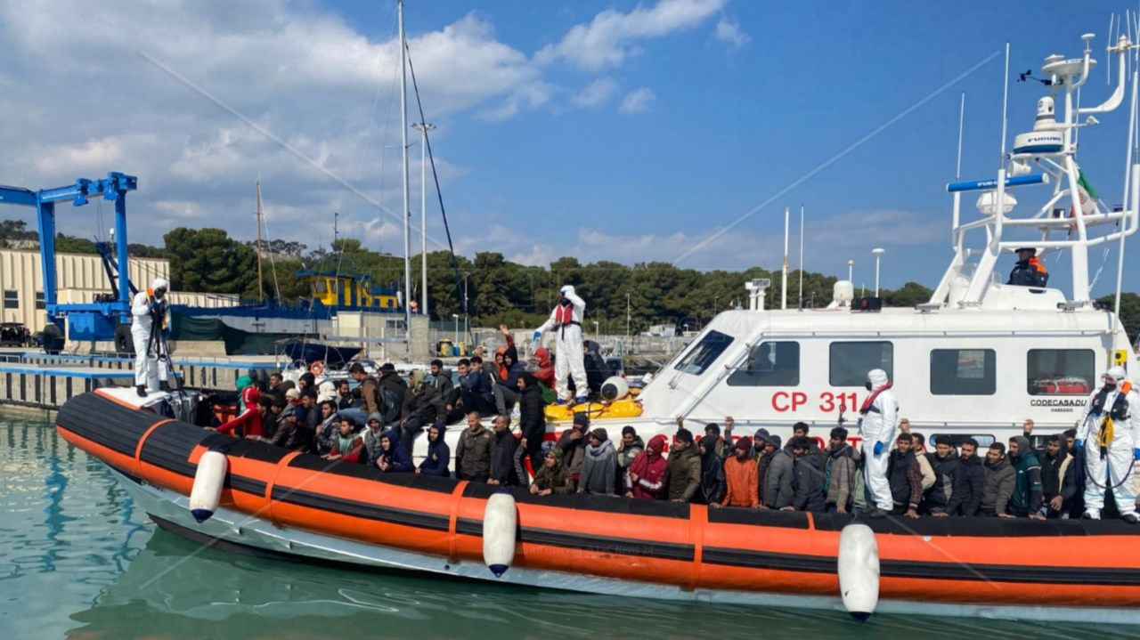 Migranti sbarcati a Rocella Jonica