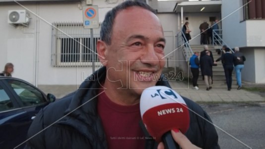 L’ipotesiRiace, prende corpo la candidatura a sindaco di Mimmo Lucano con una lista civica