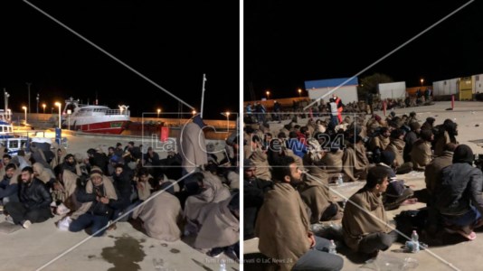 Emergenza infinitaMigranti, ancora sbarchi in Calabria: 650 persone arrivate a Roccella durante la scorsa notte