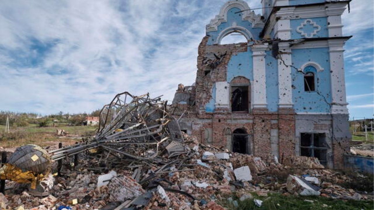 Un edificio religioso distrutto in Ucraina