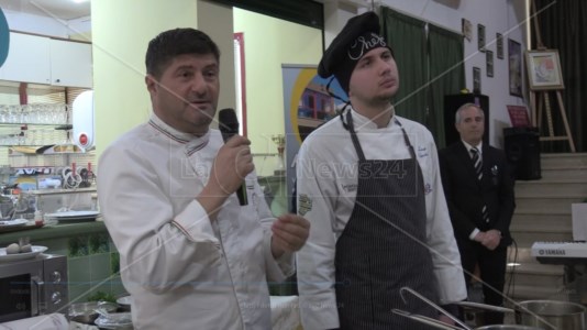 L’iniziativaAutismo, cooking show con Ciccio chef alla scuola alberghiera di Soverato