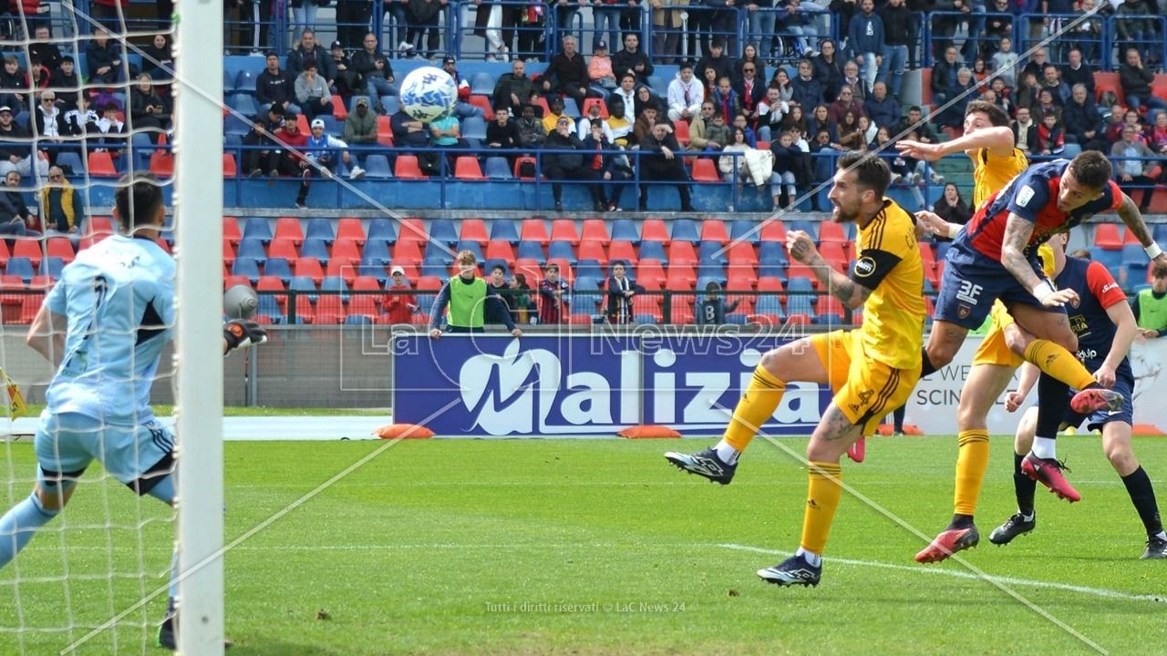 Il gol vincente di Nasti (Foto Francesco Spina)