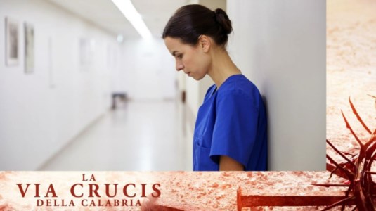 La Via Crucis della CalabriaIn Calabria vietato ammalarsi: viaggio nelle 5 province tra ospedali che mancano e sanità territoriale inesistente